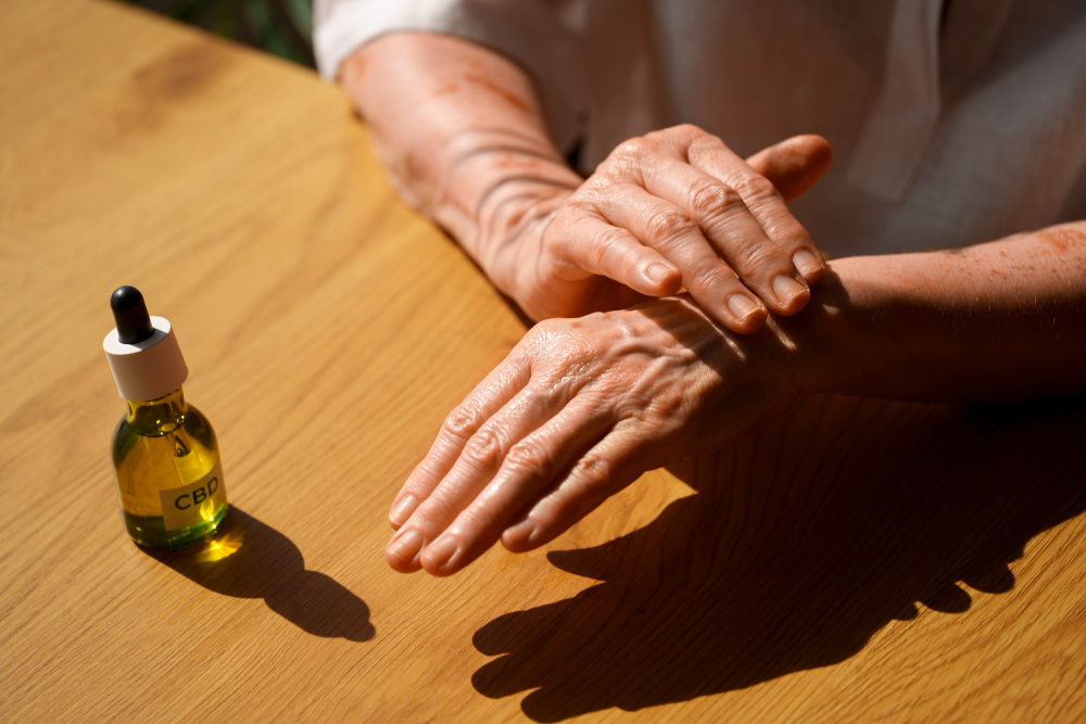 Les signes du vieillissement des mains : comment y remédier ?